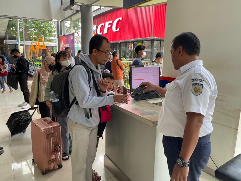 Sebanyak 169.070 Tiket KA Nataru Daop 8 Surabaya Ludes Terjual