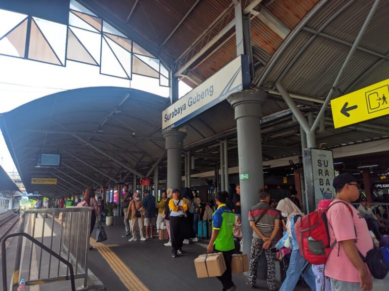 Libur Nataru, 211.236 Penumpang KA Berangkat dari Daop 8 Surabaya