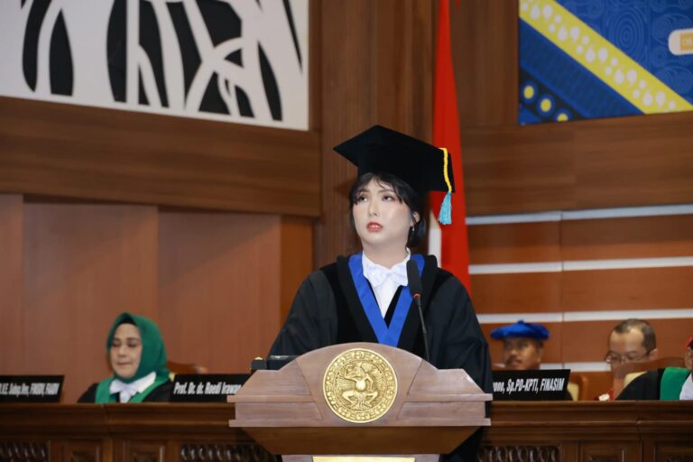 Guru Besar Kehormatan Unair Ungkap Pentingnya Pengembangan Vaksin