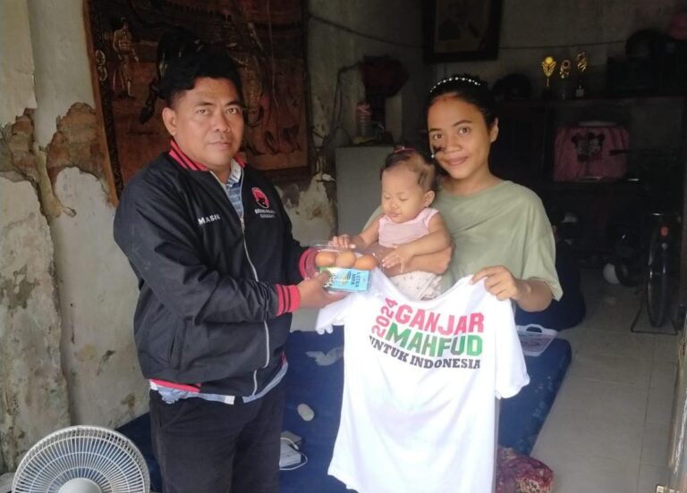 Peduli Balita, PDI Perjuangan Embong Kaliasin Bagikan Susu dan Telur untuk Balita