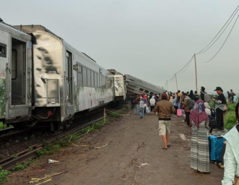 Dua Kereta Api dari Surabaya Menuju Bandung Dialihkan, KAI Sampaikan Permohonan Maaf