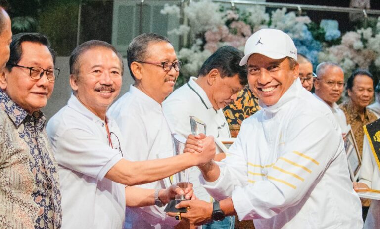 Bambang DH Terpilih Jadi Ketua Umum IKA Unesa 2024-2029