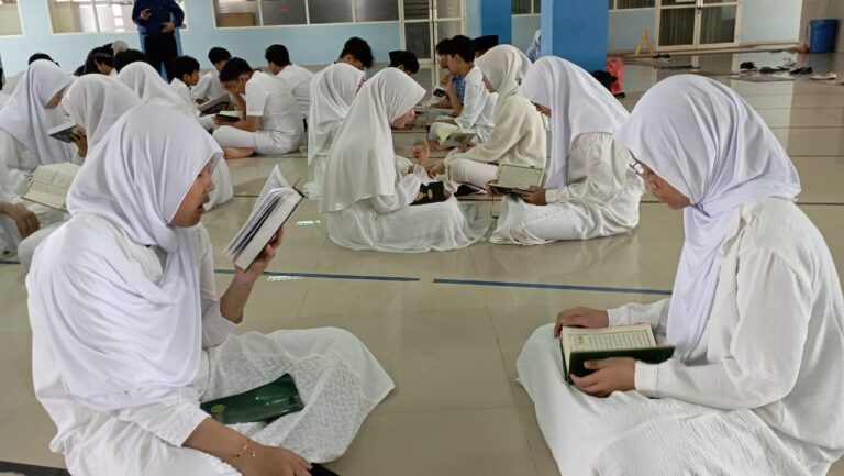 Siswa Spemma Kirim Sejuta Doa untuk Keselamatan Indonesia