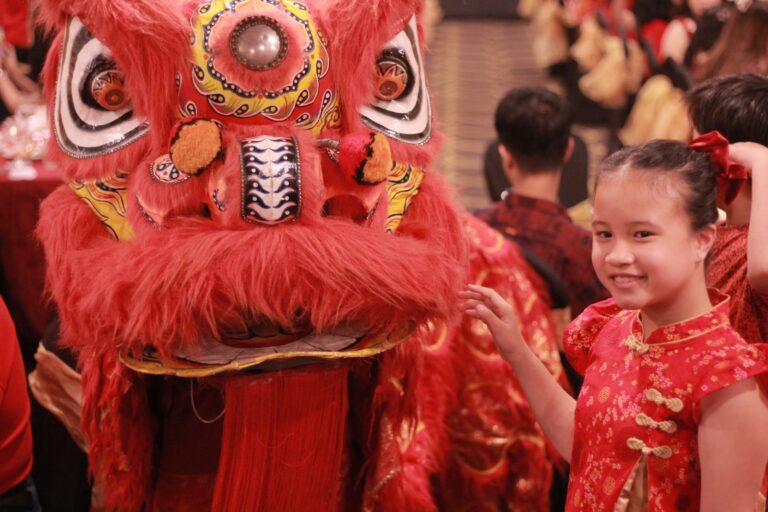 Sambut Tahun Baru Cina, Quest Hotel Darmo Surabaya Hadirkan Pertunjukan Bian Lian dan Hidangan Khas Imlek