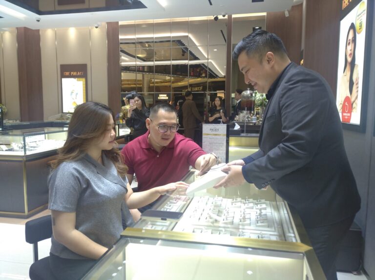 Pasar Perhiasan di Surabaya Tinggi, The Palace Jeweler Buka Gerai di Galaxy Mall