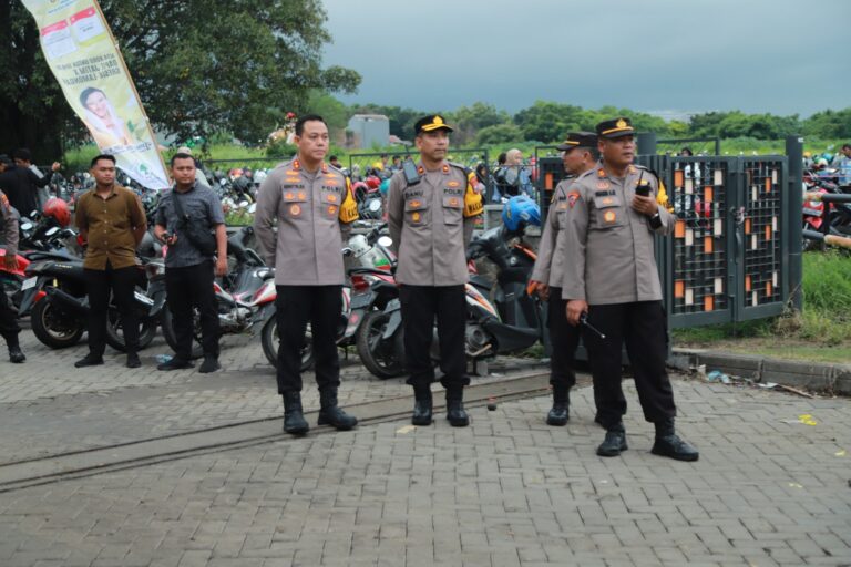 Kapolres Gresik Pimpin Pengamanan Kampanye Pemilu di GKB