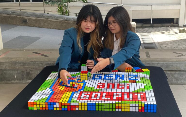 Lewat Rubik, Mahasiswa Ubaya Serukan Gen Z Tak Golput