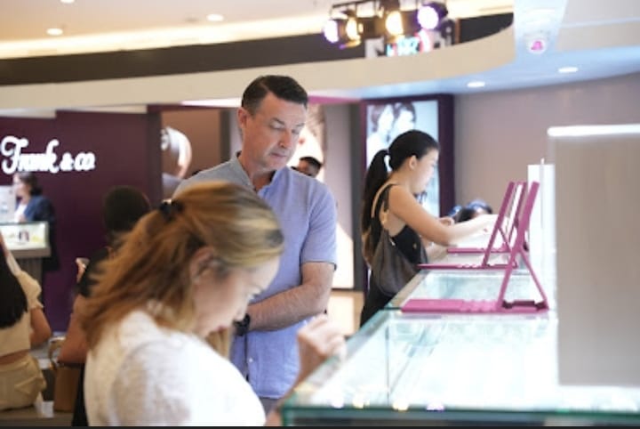 Buka Pop-Up Exhibition, Frank & co Tampilkan Koleksi Kolaborasi Bersama Monica Ivena