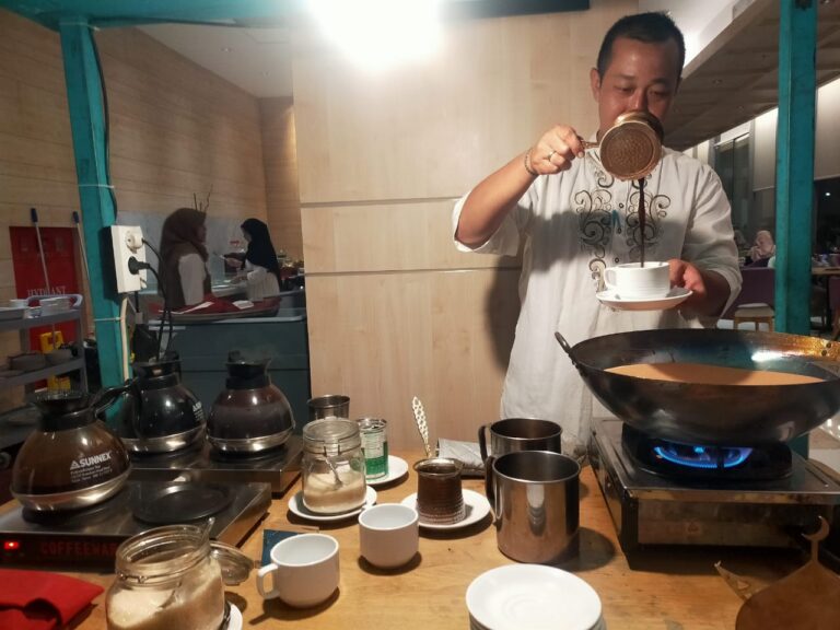 Enaknya…., Seruput Kopi Turki Malam Hari dari Ketinggian di Midtown Residence Surabaya