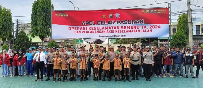 WhatsApp Image 2024-03-02 at 05.12.46 Polresta Banyuwangi menggelar Apel Keselamatan Berkendara, Sabtu (2/3/2024) siang. (Foto/ist)