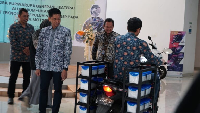ITS Luncurkan Aplikasi Purwarupa Baterai Logam Udara