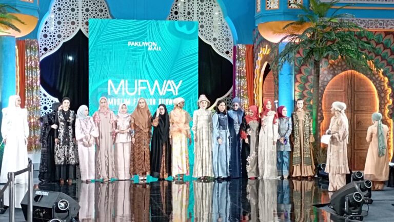 MUFWAY Fashion Show Kenalkan Busana Muslim Ramadan dan Lebaran
