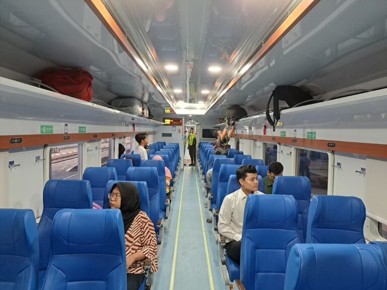 Jelang Lebaran, Kereta Ekonomi New Generation Dioperasikan