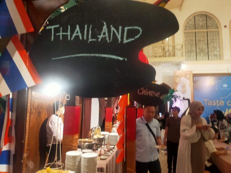 Manjakan Lidah dengan Ratusan Hidangan Asia di Hotel Majapahit Surabaya MGallery