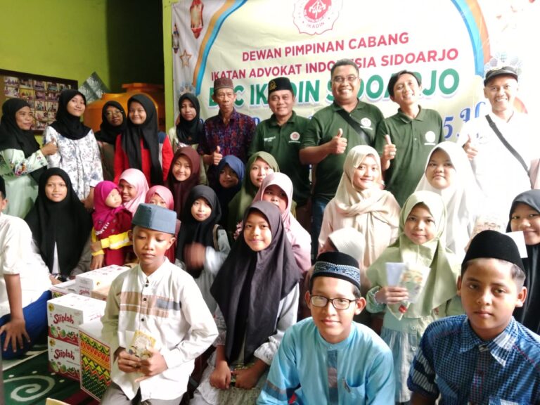 Akhiri Ramadhan, Ikadin Sidoarjo Santuni Anak Yatim