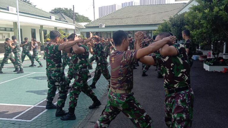 Prajurit Kodim 0831/Surabaya Timur Dibekali Kemampuan Beladiri Taktis