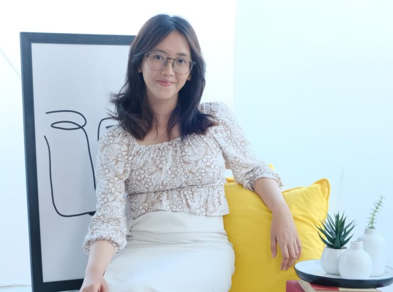 Usia 19 Tahun, Gadis Cantik ini Dikukuhkan Jadi Wisudawan Termuda ITS