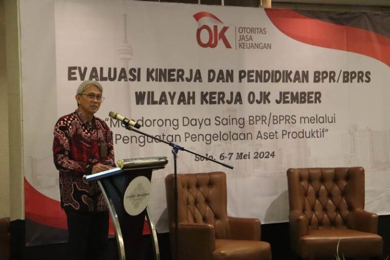 Kepala OJK Jember Hardi Rofiq Nasution. (Foto/OJK Jember)