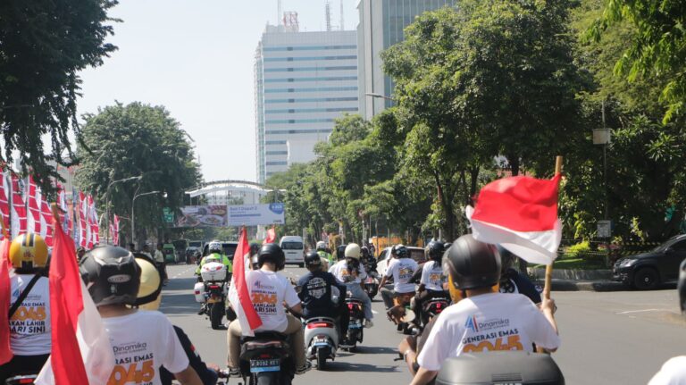 Undika Surabaya Kampanye Eco-Green dengan Pawai Motor Listrik