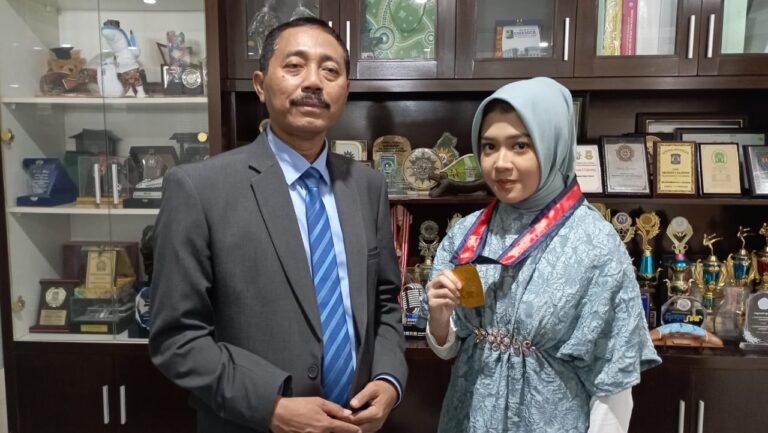 Diberi Motivasi, Ratusan Siswa Smamda Surabaya Siap Hadapi Persaingan