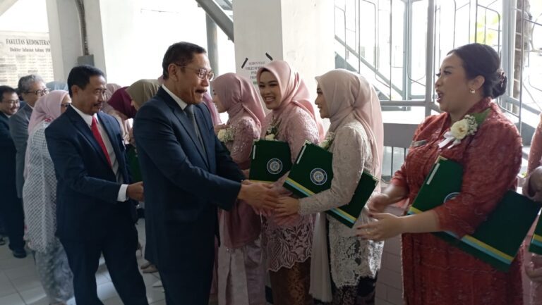 Fakultas Kedokteran Unair Tingkatkan Lulusan Dokter Spesialis